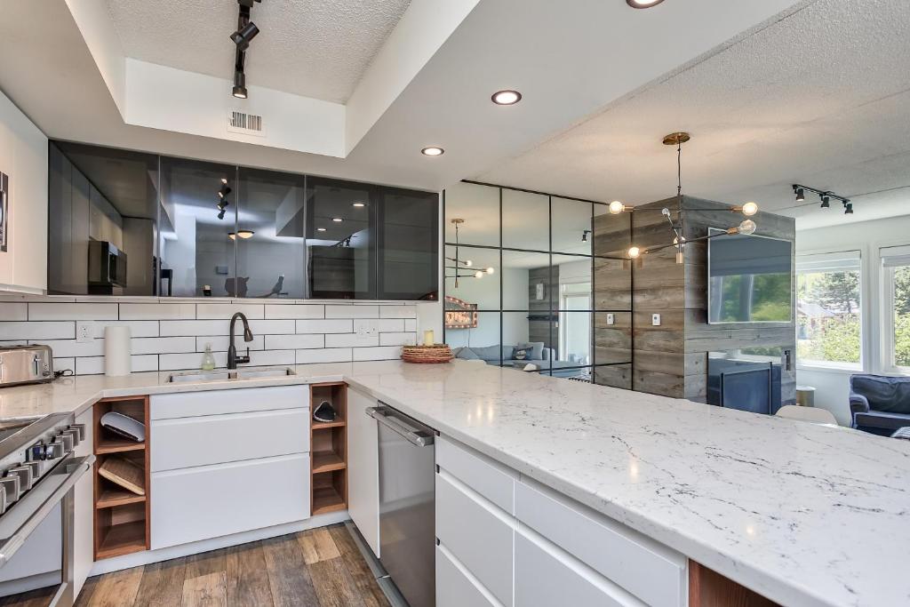 2 BR Ski In Out at Cachet Crossing photo 3