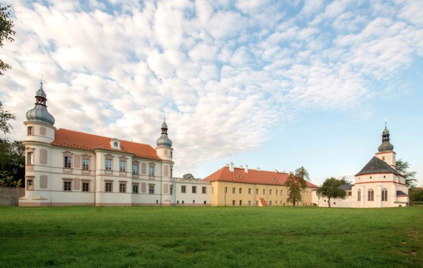 zámek Krásné Březno — photo 1