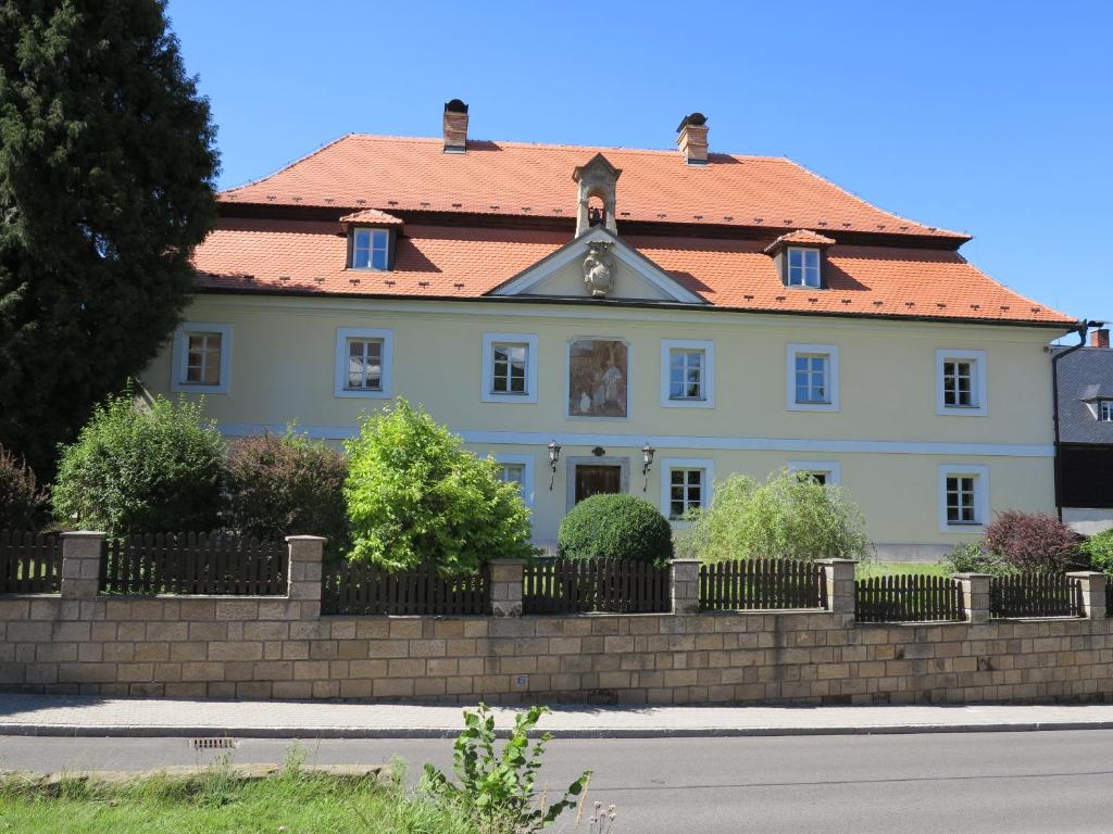 Zámecký penzion Sloup — photo 1