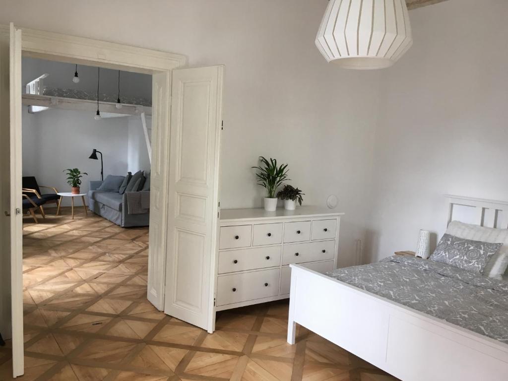 Stylish apartment 5 mins from the Charles Bridge — photo 1