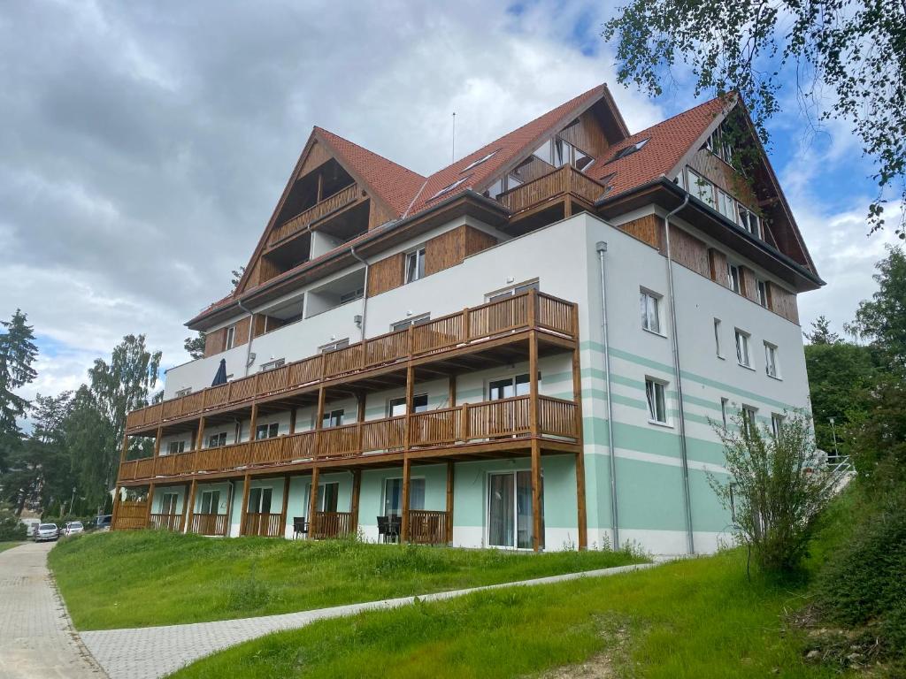 LIP no.15 — photo 1