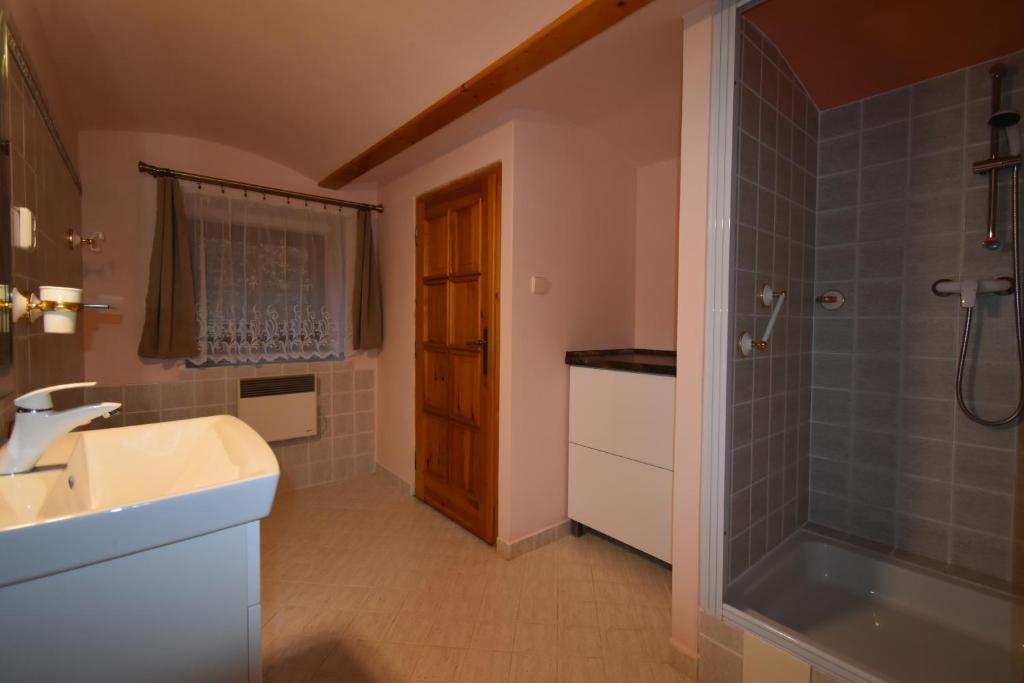 Chalupa Alexandra photo 3