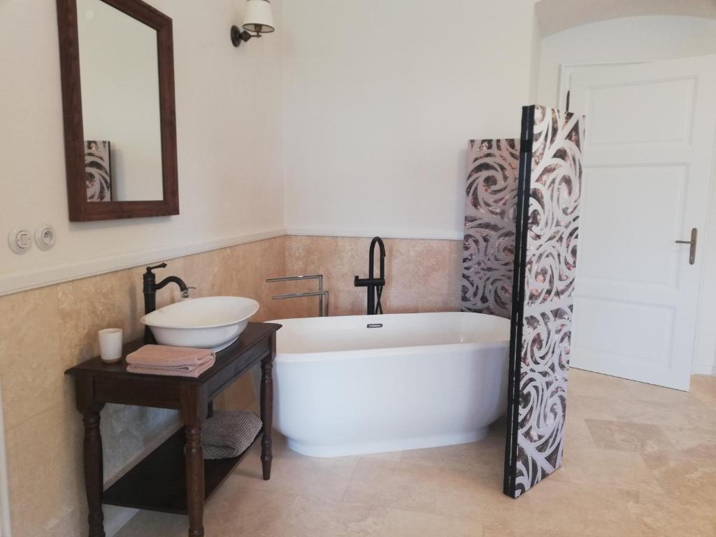 Penzion Zámek Rozsochatec photo 3