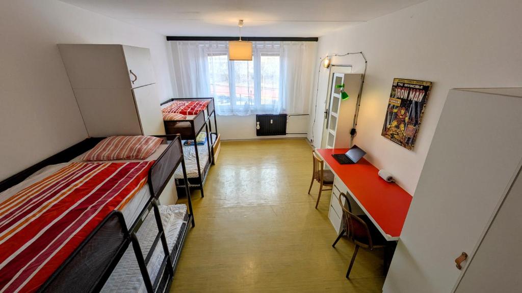 Stylish Prague 6 Apartment with balcony photo 2