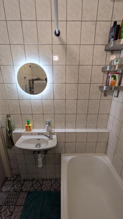 Stylish Prague 6 Apartment with balcony photo 3