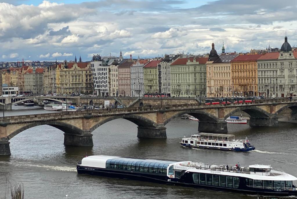 Spectacular Prague Views room for 1 or 2 — photo 1