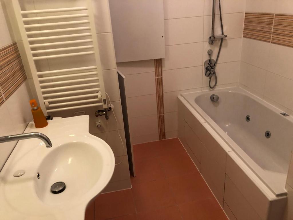Spectacular Prague Views room for 1 or 2 photo 3