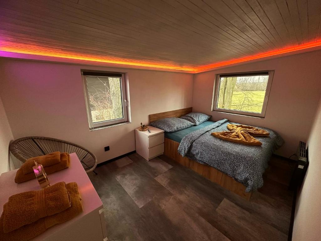 Wellness Chata Hideaway se saunou a vířivkou photo 2