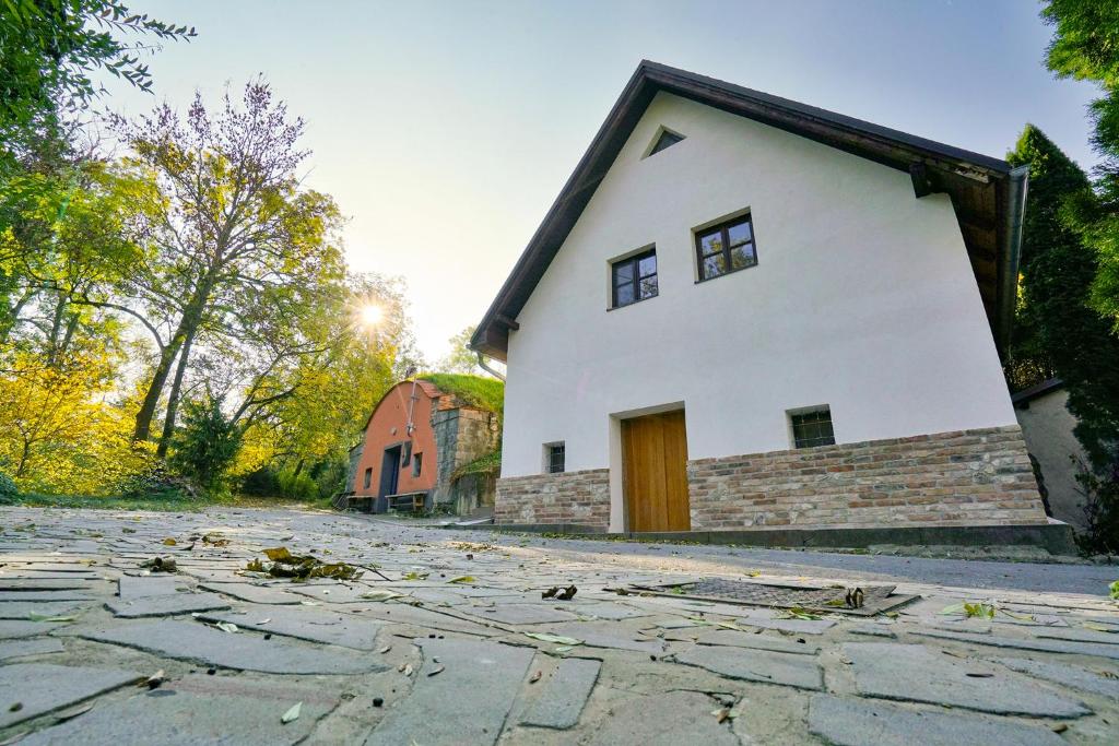 SKLÍPEK POD STOLOVOU HOROU — photo 1
