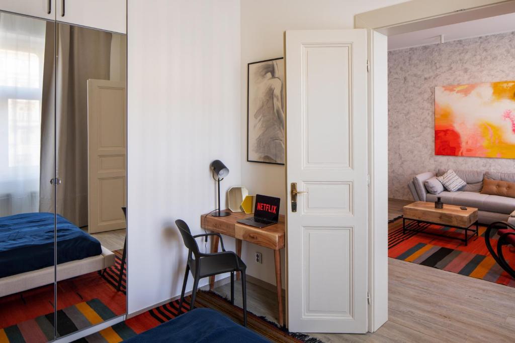 Spectrum Apartment photo 2
