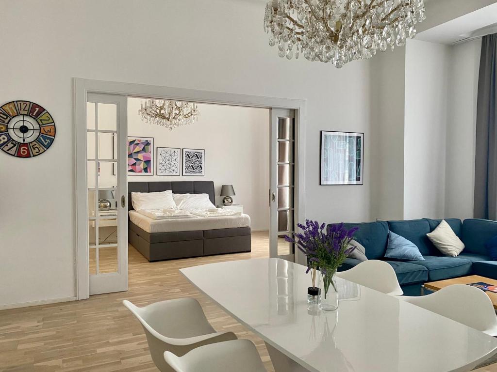 Top class apartment in old town 2 bedrooms photo 2
