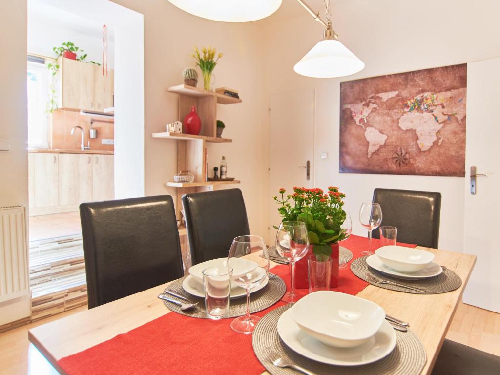 Cozy Apartments with Terrace near Prague Castle photo 2