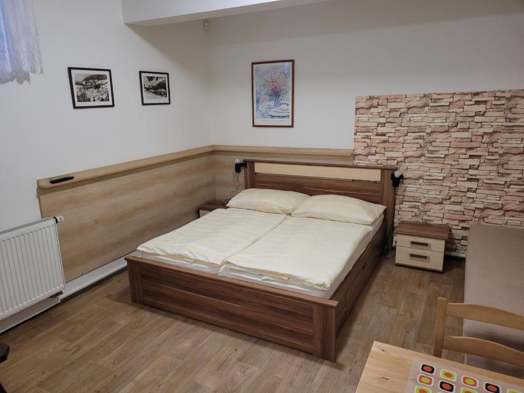 Suterénní pokoj v Penzionu Kubu — photo 1