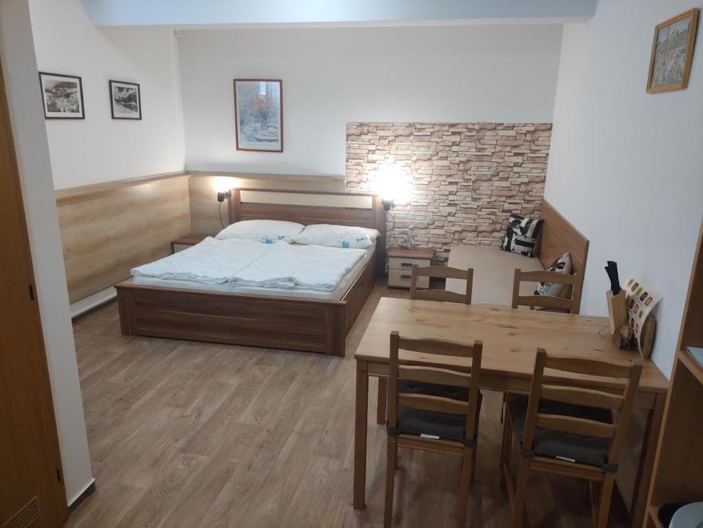 Suterénní pokoj v Penzionu Kubu photo 2