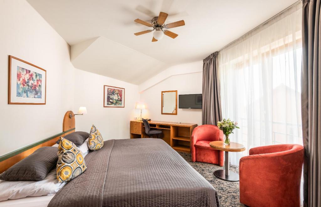 Hotel Troja — photo 1