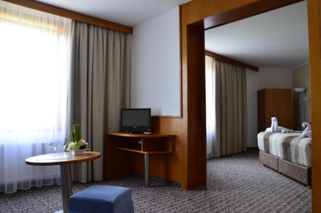 Hotel Tennis Club photo 2