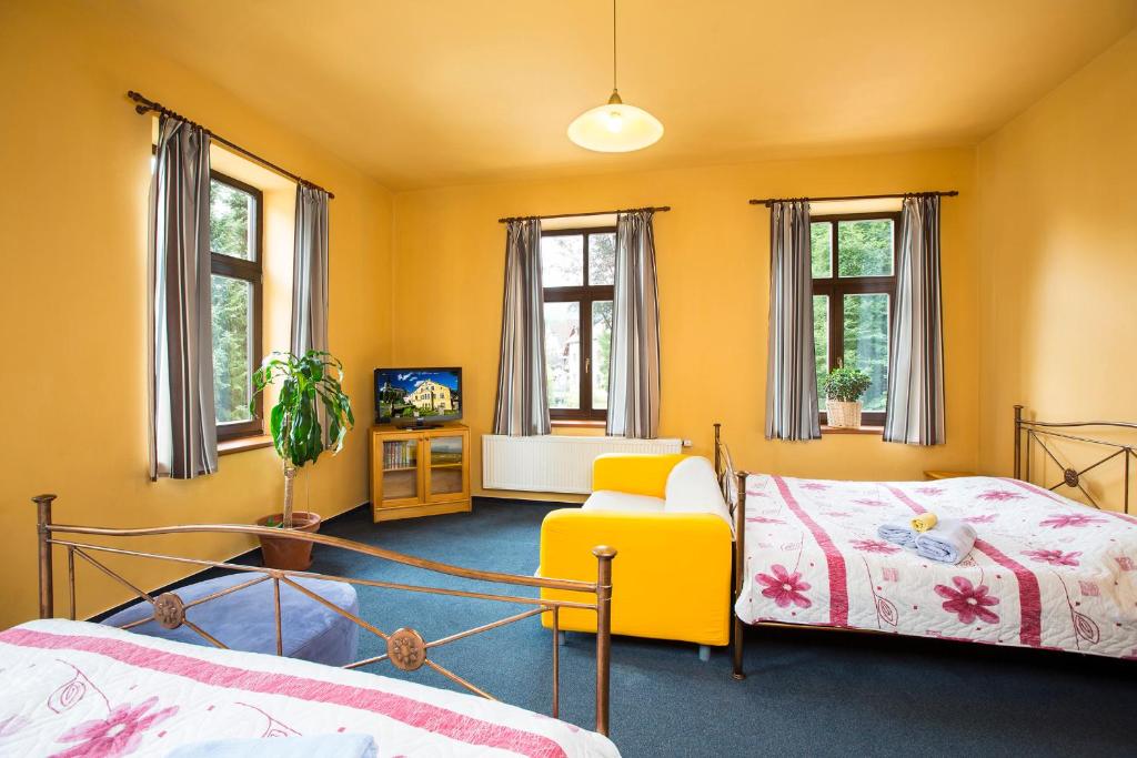 Yellow Ski Apartments photo 2