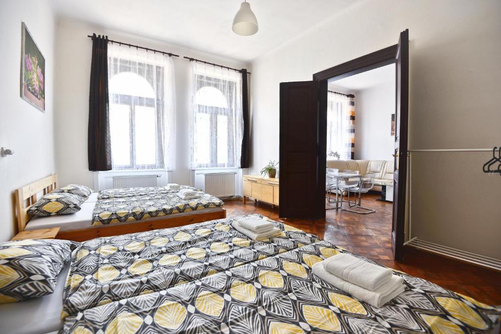 Spacious cozy apartments in centre photo 3
