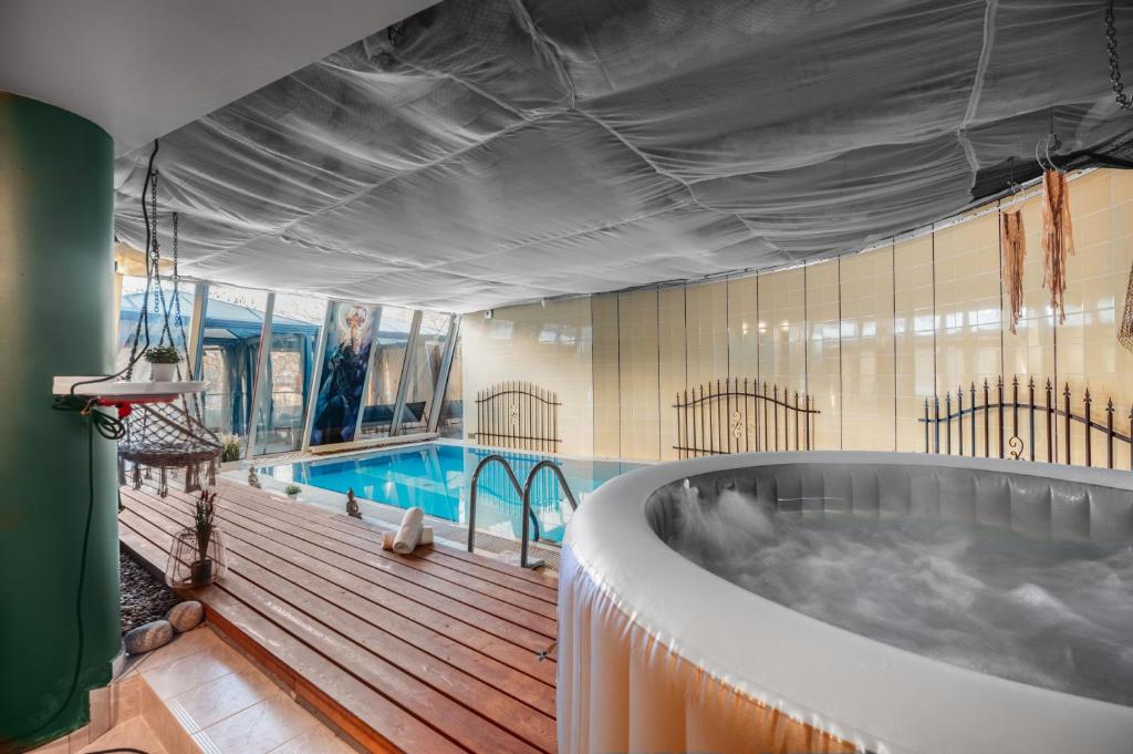 Unique apartment with private pool — photo 1
