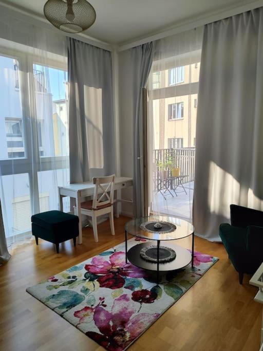 Studio with balcony in Vinohrady — photo 1