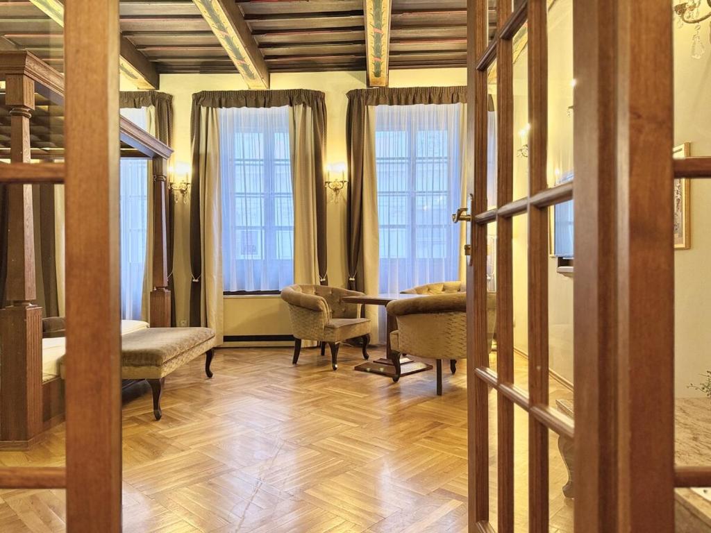 Traditional Prague Apartment photo 2