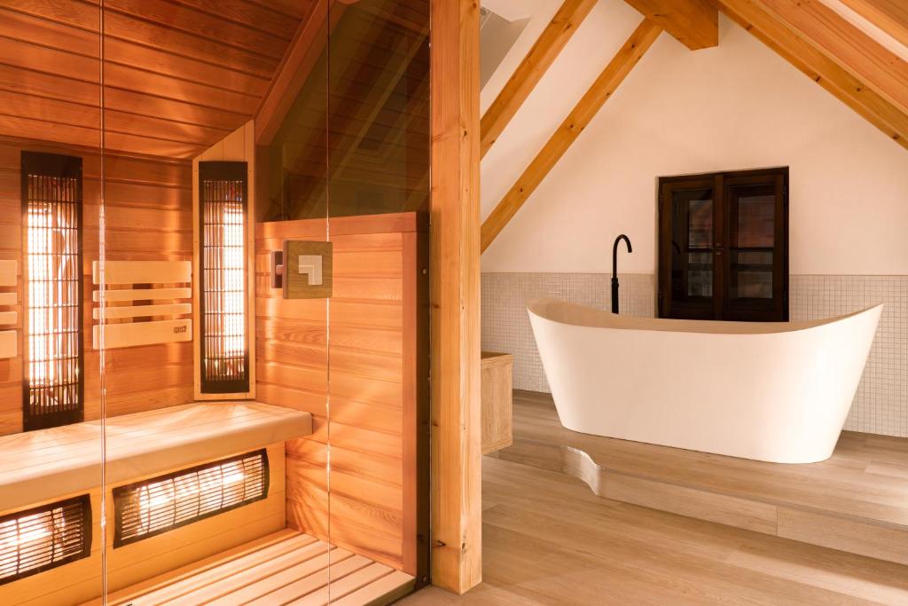 White Wolf Boutique Apartments photo 2