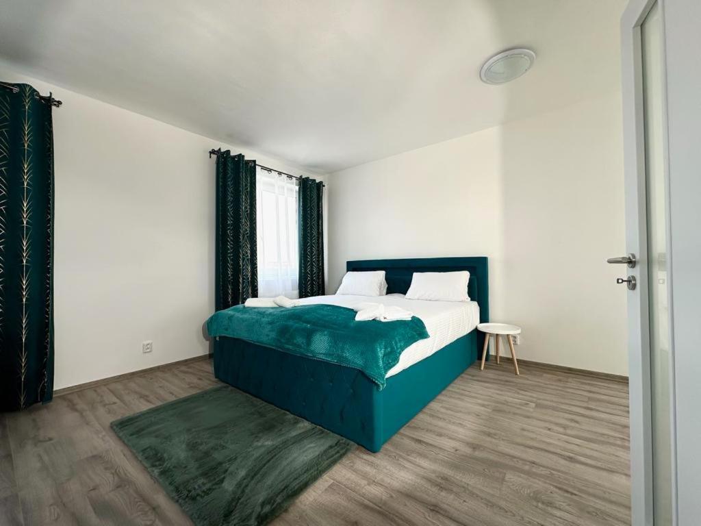 Sky Apartments 502 photo 2