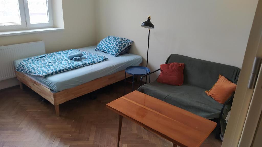 Spacious Rooms in Prague 6 near center photo 2