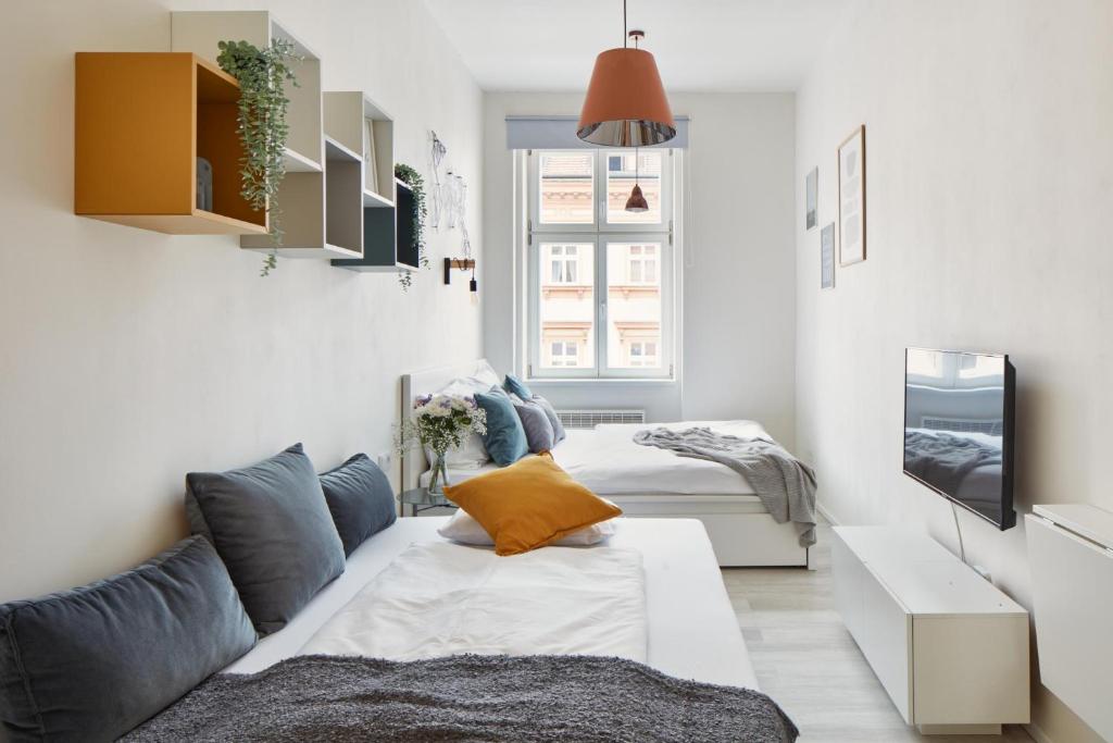 Prague Days - Stylish Condo with Netflix in Hip Karlín photo 2