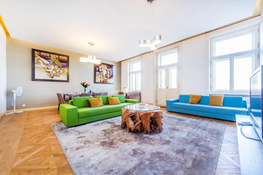 Bellevue Apartment photo 2