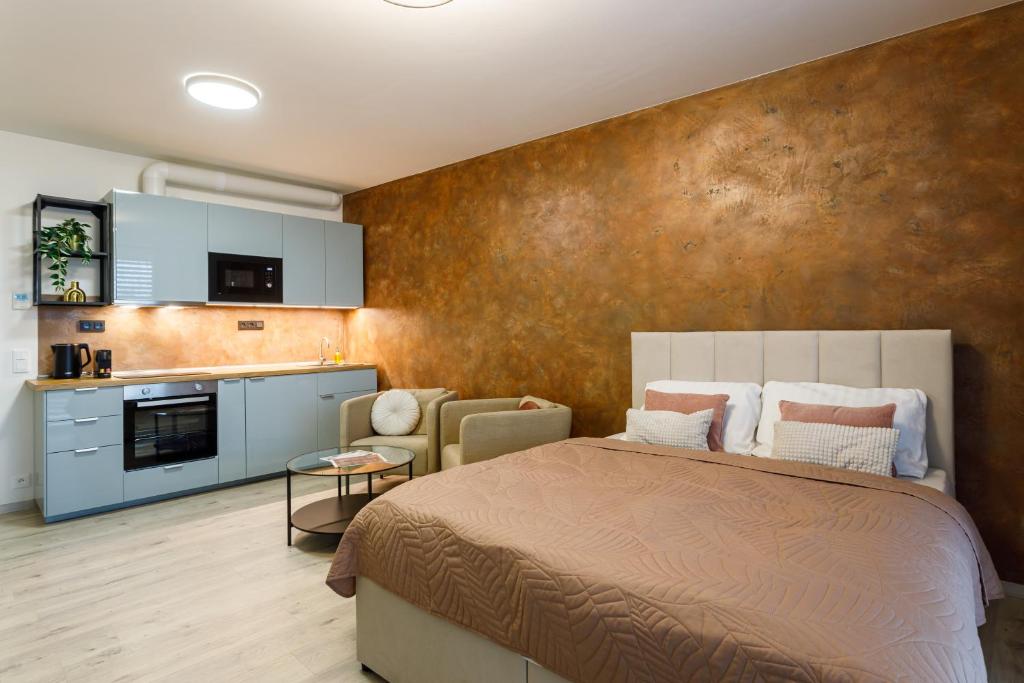 Terrace View Apartment - Golden Apartments Rezidence Nová Karolina photo 2