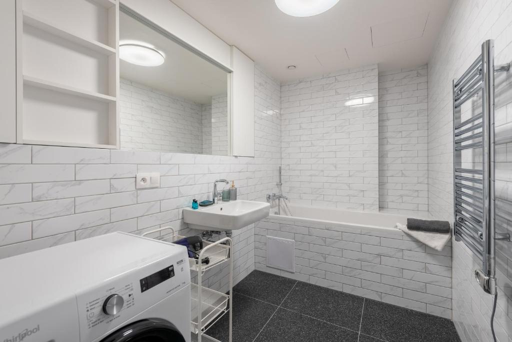 Jay Apartments photo 3