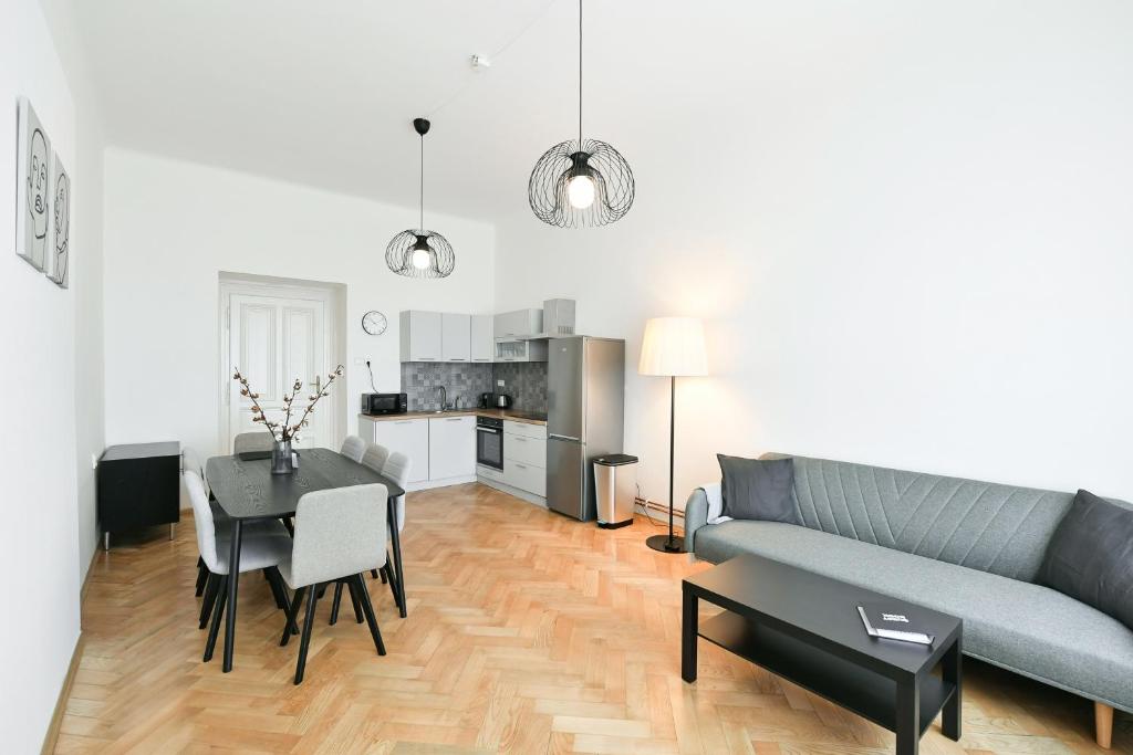 WSP Petrin Garden Apartments photo 3