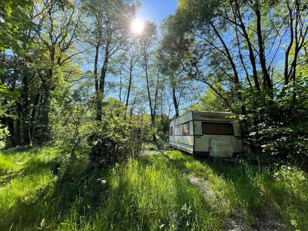 Wolfsden Vlčí doupě - karavan v přírodě — photo 1
