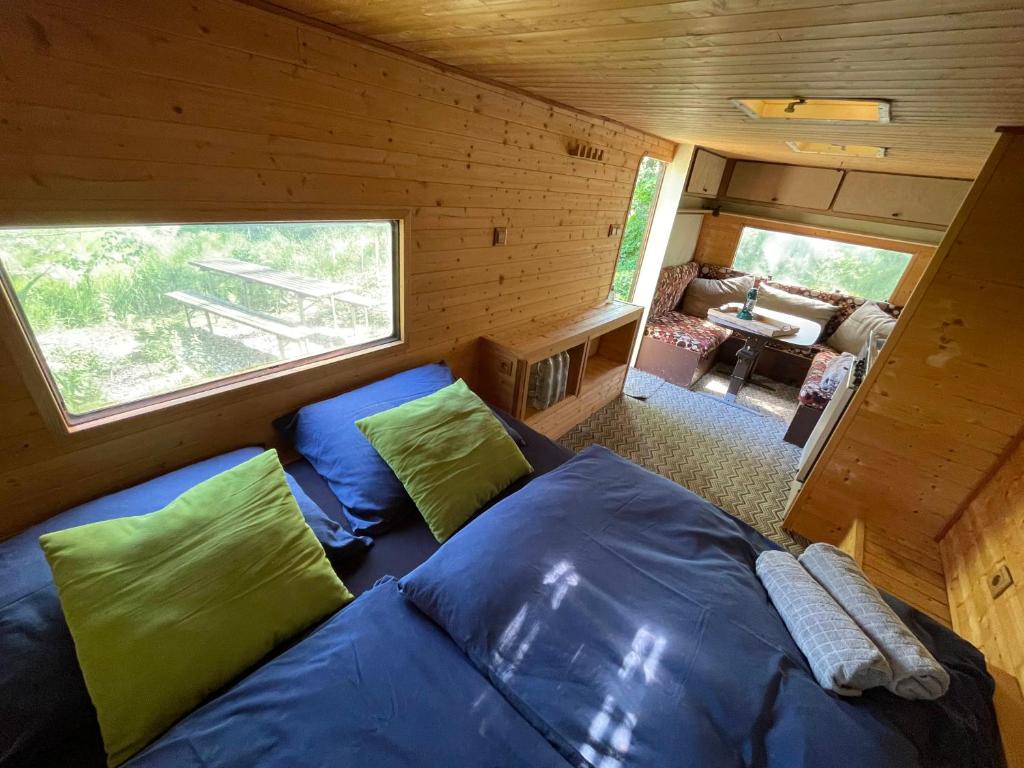 Wolfsden Vlčí doupě - karavan v přírodě photo 2