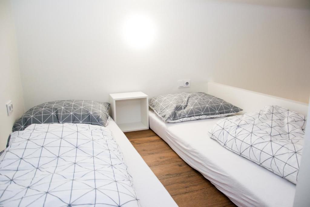 Sunny Aircon Apartment in the Centre of Slaný photo 2