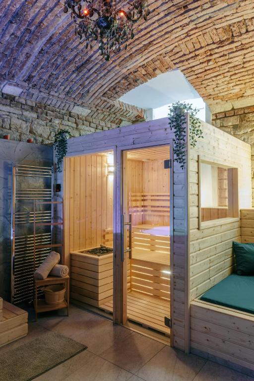 Wellness Hostel Central photo 2