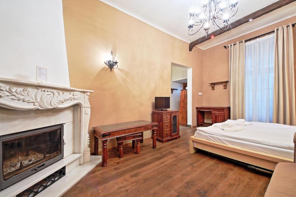 Rose Antique Apartment photo 2