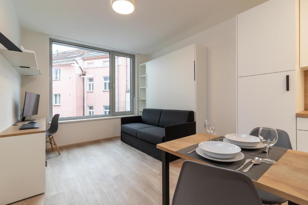 SMART Studio with Ultra Fast 1Gbps WiFi and Air Conditioning — photo 1