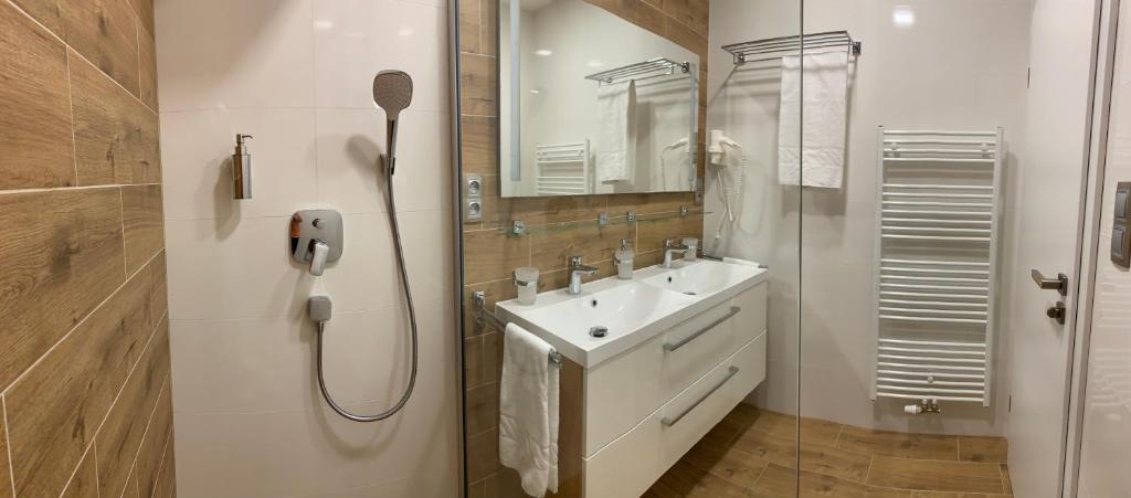 Wellness & Spa Apartments Lipno - Frymburk photo 2