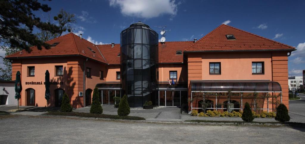 Zámecký Hotel Zlatý Orel — photo 1