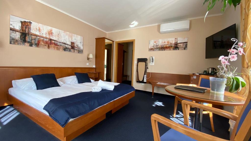 Zámecký Hotel Zlatý Orel photo 3