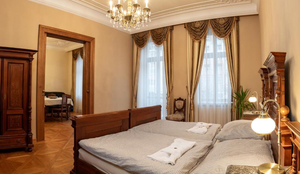 Zlatý Pelikán Apartments photo 2