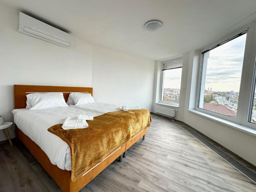 Sky Apartments 506 photo 2
