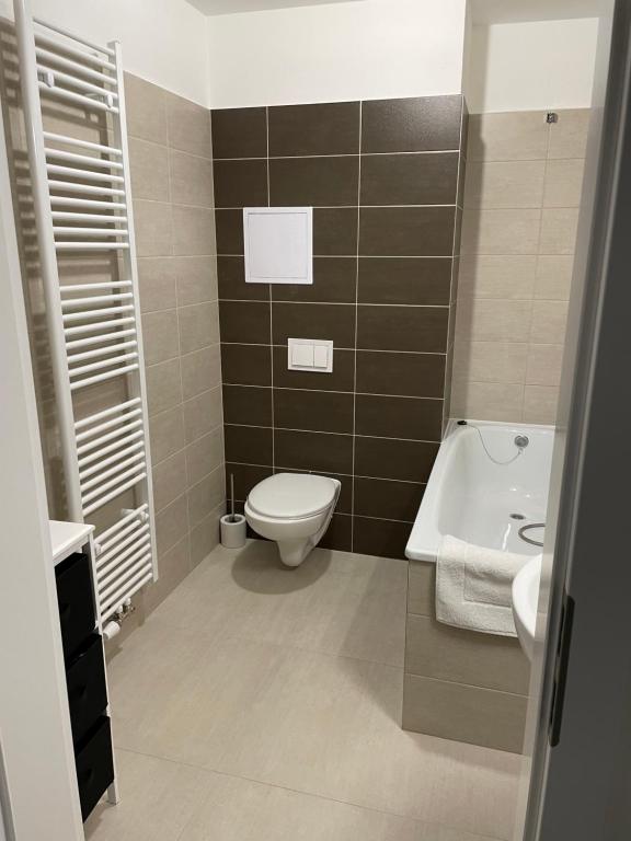 Sky Apartments 506 photo 3