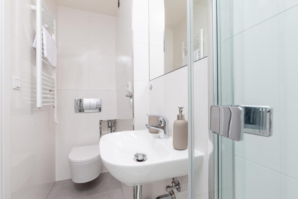 SKYLINE PRAGUE Apartments photo 3