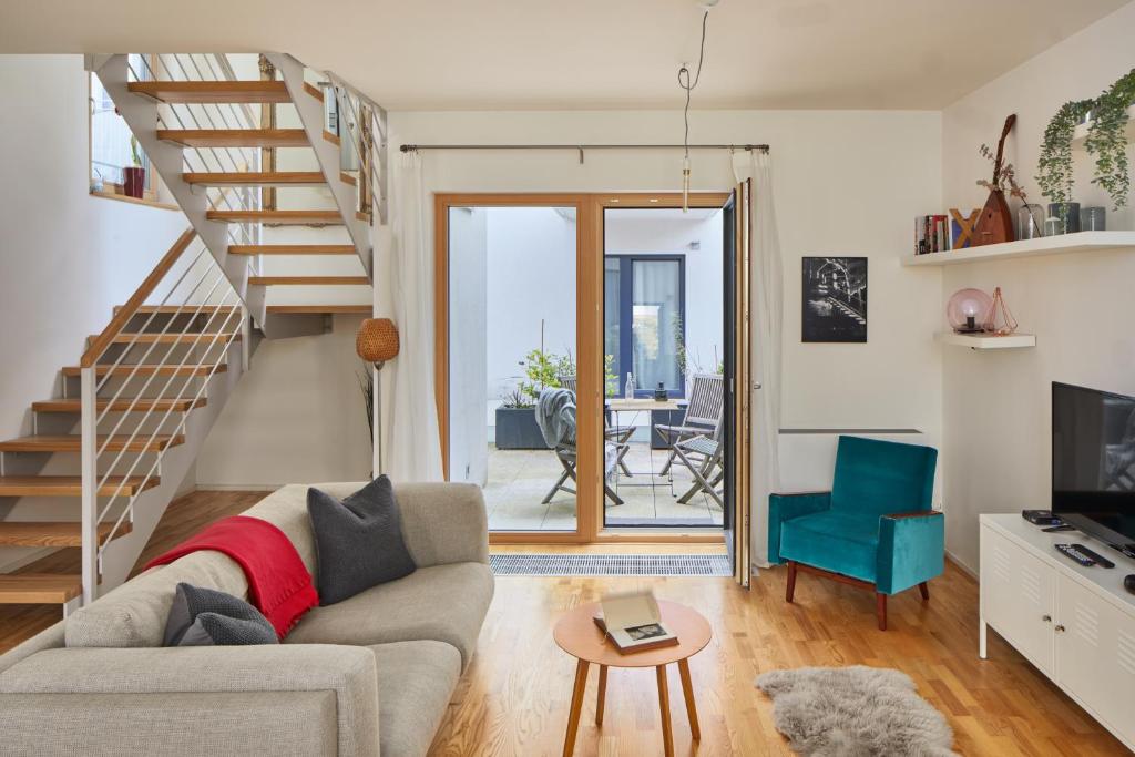 Prague Days - Two-bedroom Loft with 3 Terraces and Parking in Hip Žižkov — photo 1