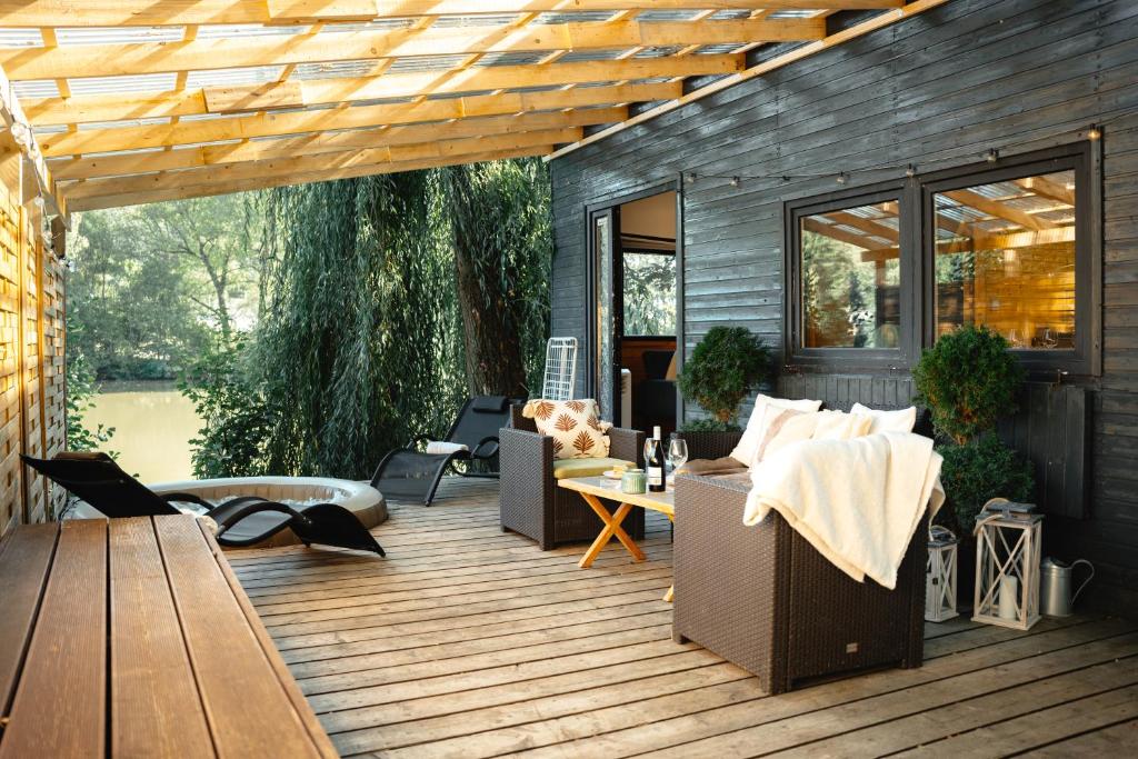 Secret Lake Prag magic place relaxation& wellness photo 2