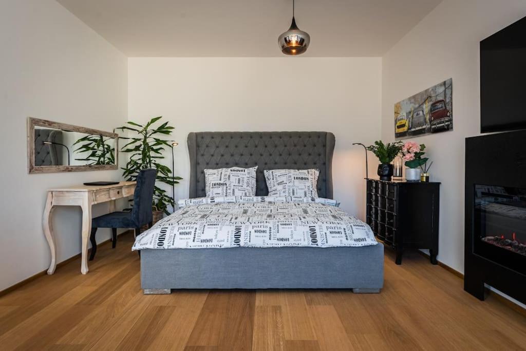 Romantic wellness apartment photo 2