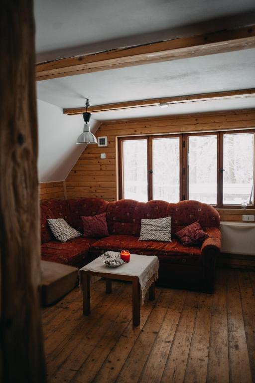 Roztomilá a utulná chata Azzy na samotě v lese. photo 3